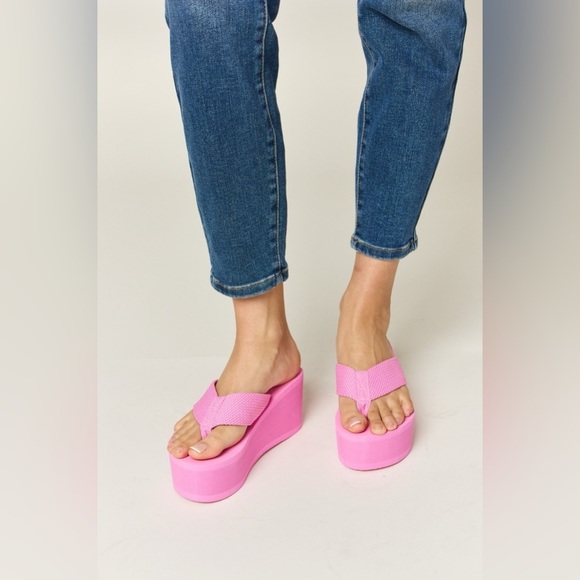 WILD DIVA Open Toe Platform Wedge Sandals - Picture 1 of 6